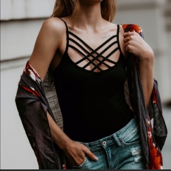 Aluna Levi Tops - Black Criss Cross Cami
